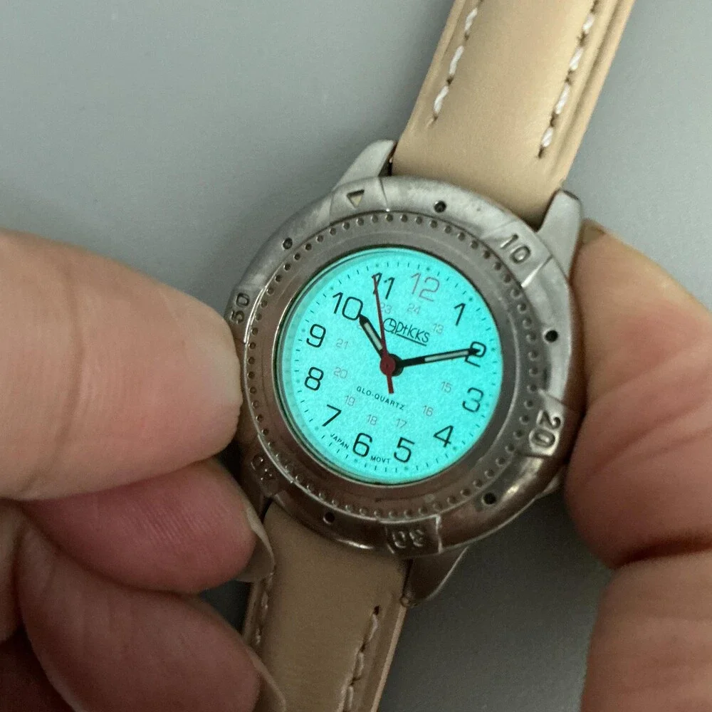 Optiks Glo-Quartz Girls Watch 30mm White Dial Silver Tone Leather New Battery
